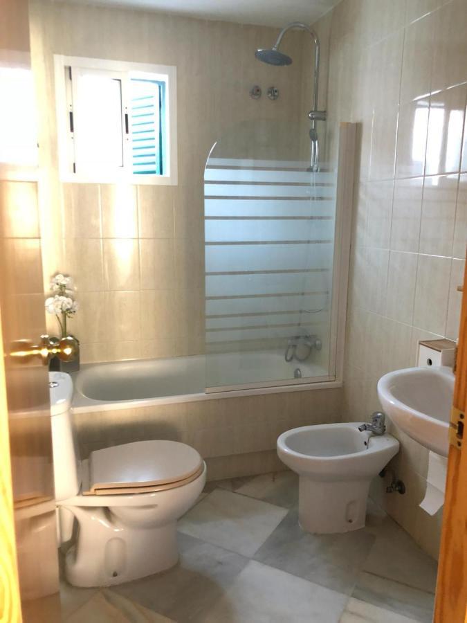 Apartamento En Urbanizacion Los Enebros Уэльва Экстерьер фото
